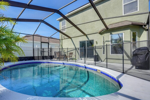 Riverview Vacation Rental | 4BR | 2BA | 1,600 Sq Ft | 1 Step Required