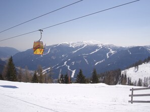 Region [winter] (>5 km)