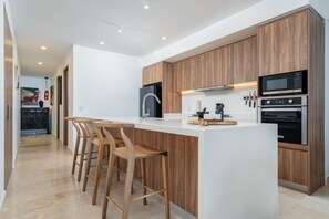 Condo - Image 4