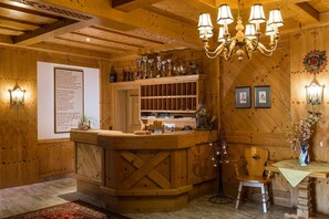 Entrance / Reception