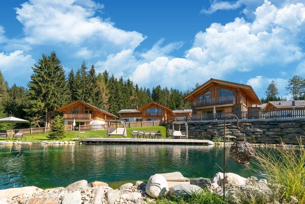 Außenseite Ferienhaus [Sommer]