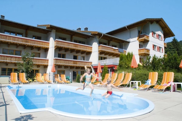Holiday Home Swimming Pool