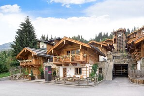 Außenseite Ferienhaus [Sommer]