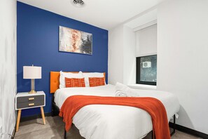 Bedroom - queen bed