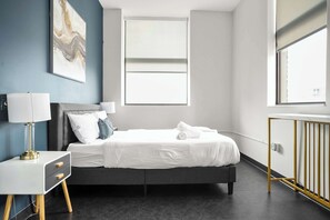Bedroom - Queen bed