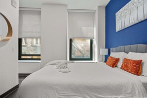 Bedroom - Queen bed