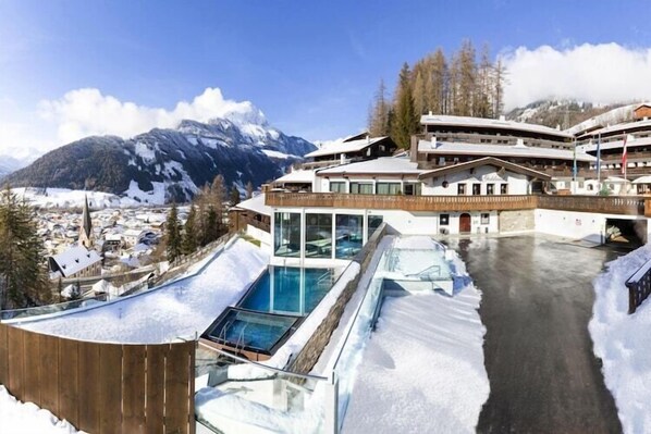 Holiday Home Swimming Pool