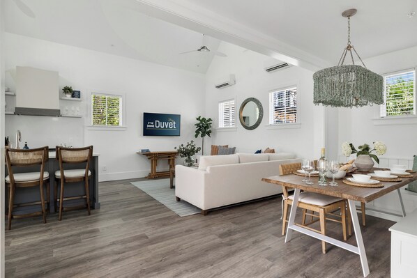 Carolina Carnation | Luxury Southern Escape