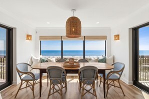 Dining Area with Expansive Oceanfront Views and Seating for 6