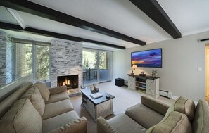 Mountainside or Valleyside 2BD - Assigned at check-in, layout, decor and bedding vary