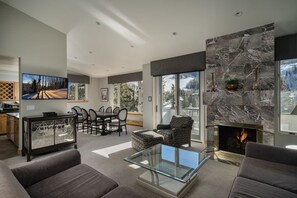 Mountainside or Valleyside 3BD - Assigned at check-in, layout, decor and bedding vary