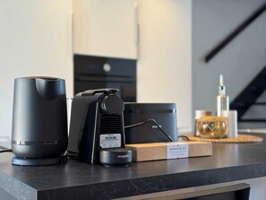 Kaffee und/oder Kaffeemaschine