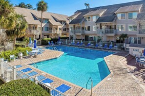 Take advantage of the complex amenities 