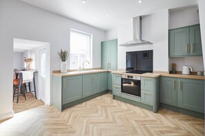 Mayfield, Harrogate - Host & Stay