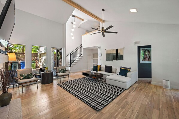 Welcome to the Enchanted Garland 6 Bed + Loft, 2.5 bath Amazing home