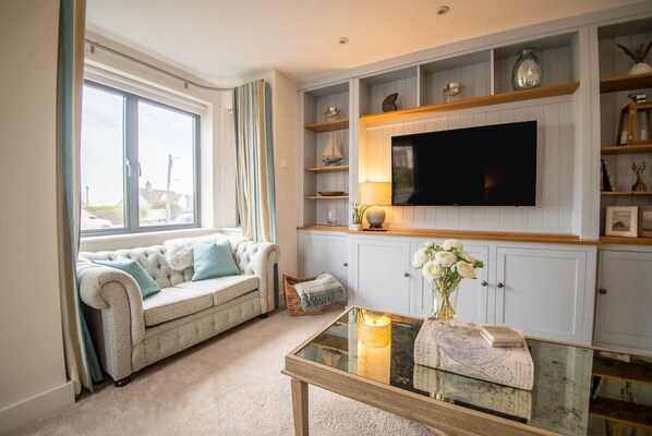 Living Room / Lounge