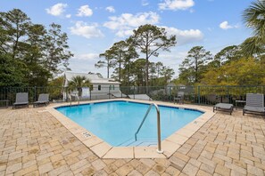 Community Pool Access!