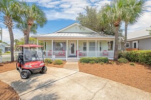 Welcome to your next stay at Sea Glass!