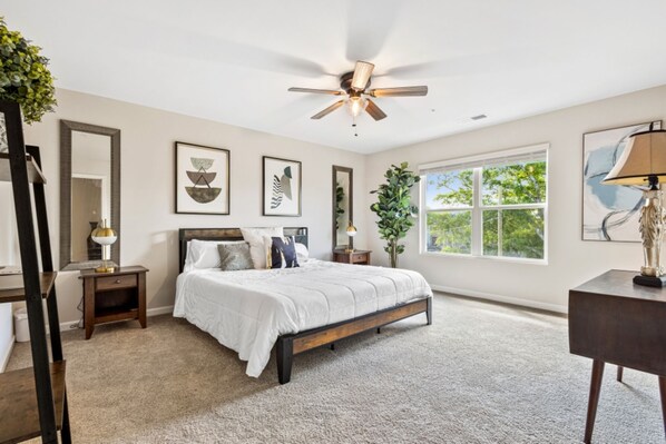 Master-bedroom with bathroom en-suit