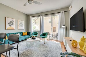 Living Room | 1st Floor | Free WiFi | Smart TV