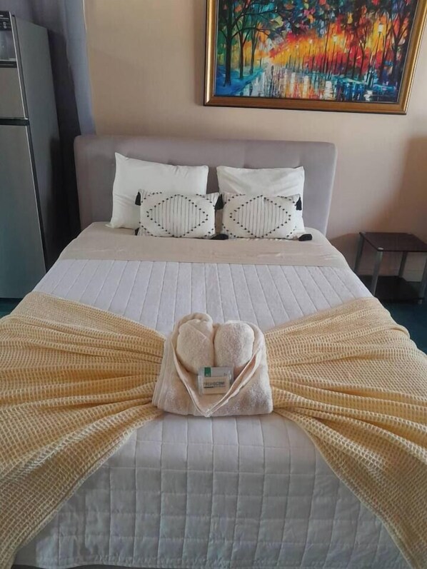 Queen Bed (1)