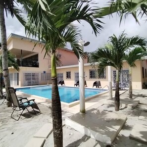 Swimming Pool (1)