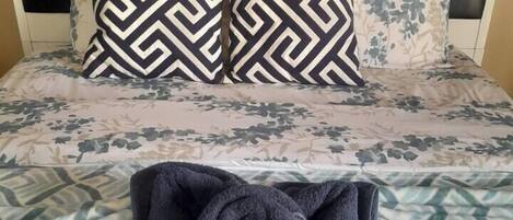 Queen Bed (1)