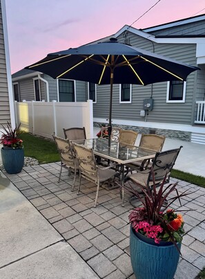 Al Fresco Dining