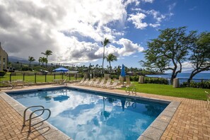 Napili Point Resort communal pool