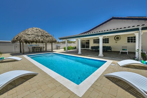 Welcome to Island Haven! Your tropical escape begins here!