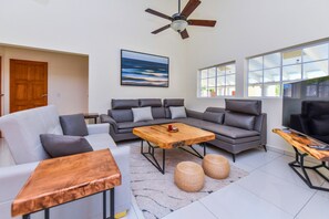 Bright and breezy with plenty of space to relax