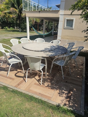Outdoor dining