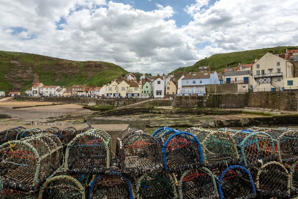 1 Webster Steps, Staithes: Just a stone's throw from the beach