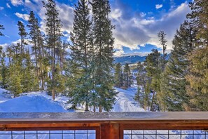Beautiful mountain views right from the private deck 