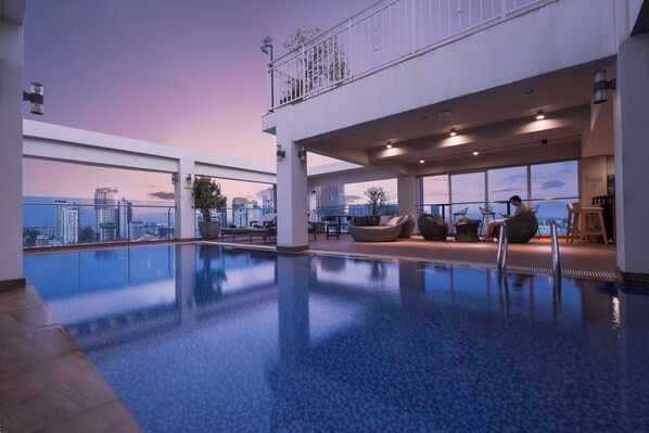 Rooftop pool