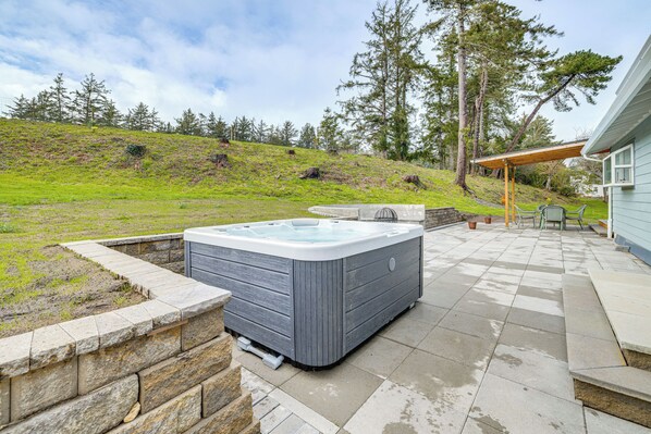 Warrenton Vacation Rental | 4BR | 2BA | 1,882 Sq Ft | 1 Step to Enter
