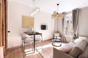 A cosy space to relax with double sofa bed, flat screen TV and high speed unlimited free Wi-Fi.