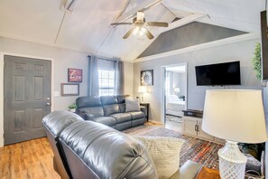 Living Room | Smart TV | Central A/C & Heating