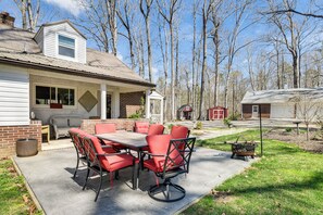 Patio | Outdoor Dining Area