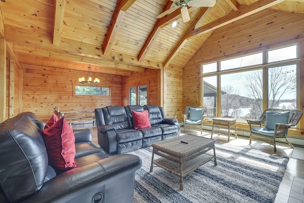 Lake Ariel Vacation Rental | 3BR | 2BA | 3 Steps to Enter | 3,600 Sq Ft