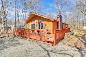 Property Exterior | Single-Story Cabin