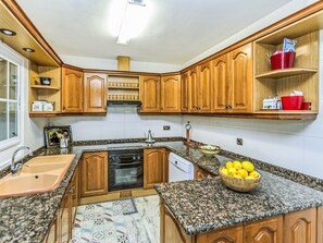Kitchen / Dining Room