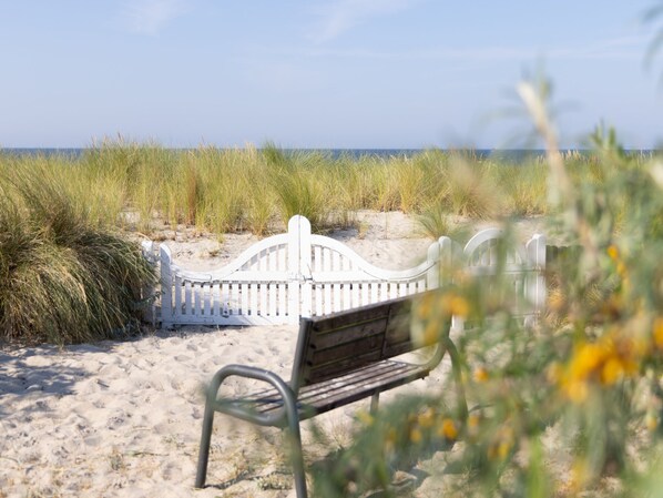 Direkter Strandzugang vom Grundstück