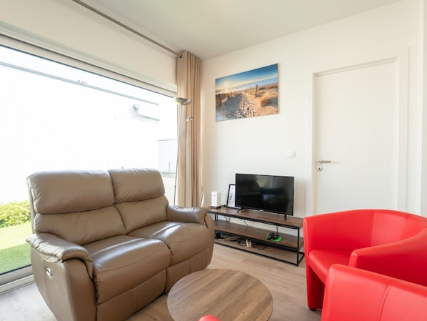 Interior Design, Flooring, Fussboden, Möbel, Wohnung, Zimmer, Wohnzimmer, Decke, Couch
