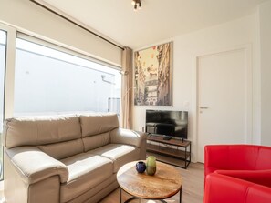 Interior Design, Möbel, Flooring, Fussboden, Couch, Holz, Zimmer, Decke, Wohnzimmer, Wohnung