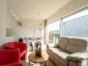 Wohnung, Fussboden, Flooring, Interior Design, Zuhause, Möbel, Wohnzimmer, Couch, Stuhl