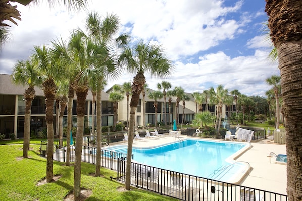 Village Las Palmas pool area