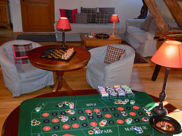 Jeux de casino, baby-foot, poker