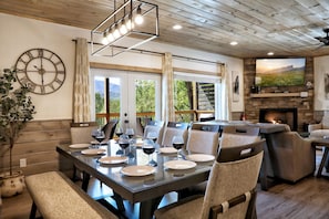 Gather around the table—meals taste better in the mountains