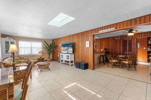 Living Room/Dining Area